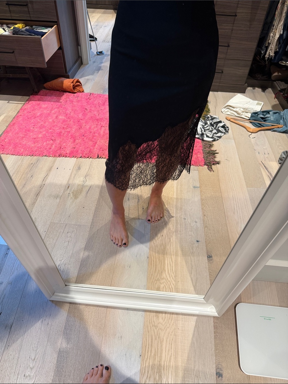 Alice + Olivia Black Lace-Hem Midi Skirt